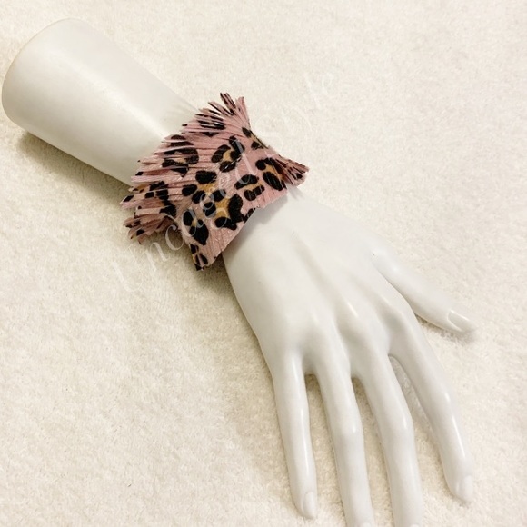 NWT Pink Leopard Fringe Snap Bracelet | Animal Print Faux Leather Cuff - Picture 10 of 13
